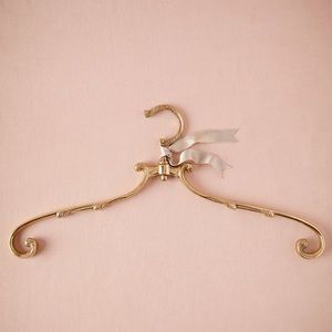 ISO Bhldn Fresh Market Hanger